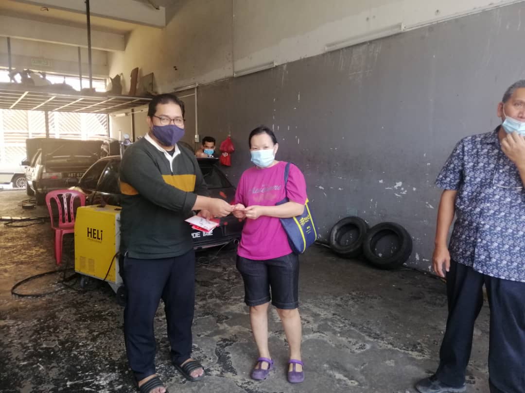 Sumbangan pek kegembiraan CNY