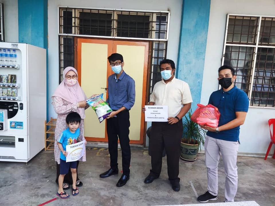 AGIHAN BANTUAN KEPERLUAN MAKANAN KEPADA PARA MUALAF