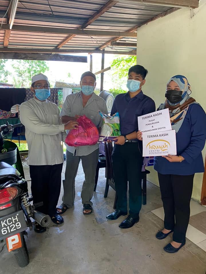 AGIHAN BANTUAN KEPERLUAN MAKANAN KEPADA PARA MUALAF