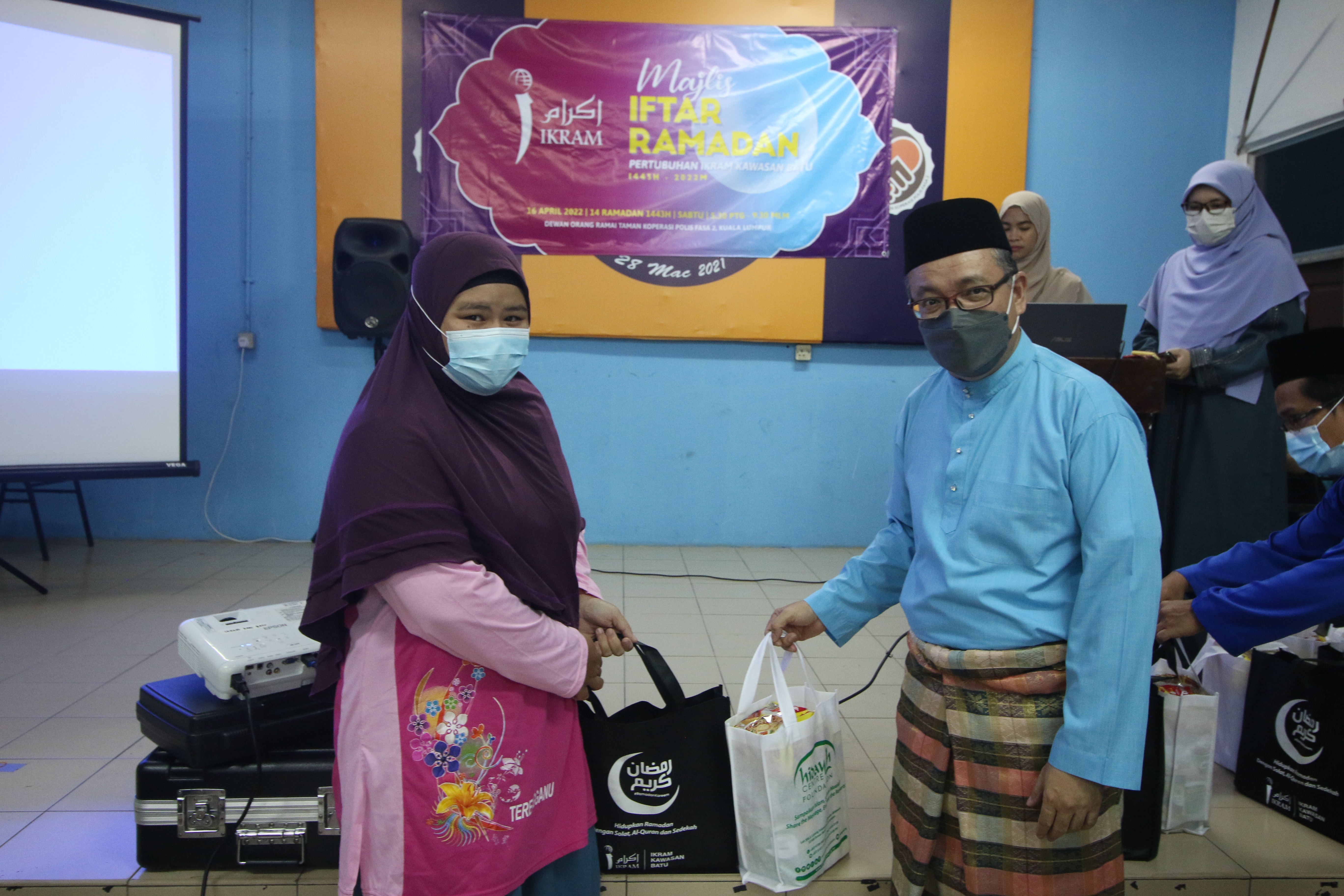 Mualaf Santunan Rakan Hidayah Batu diraikan dalam Majlis Iftar IKRAM Batu 202