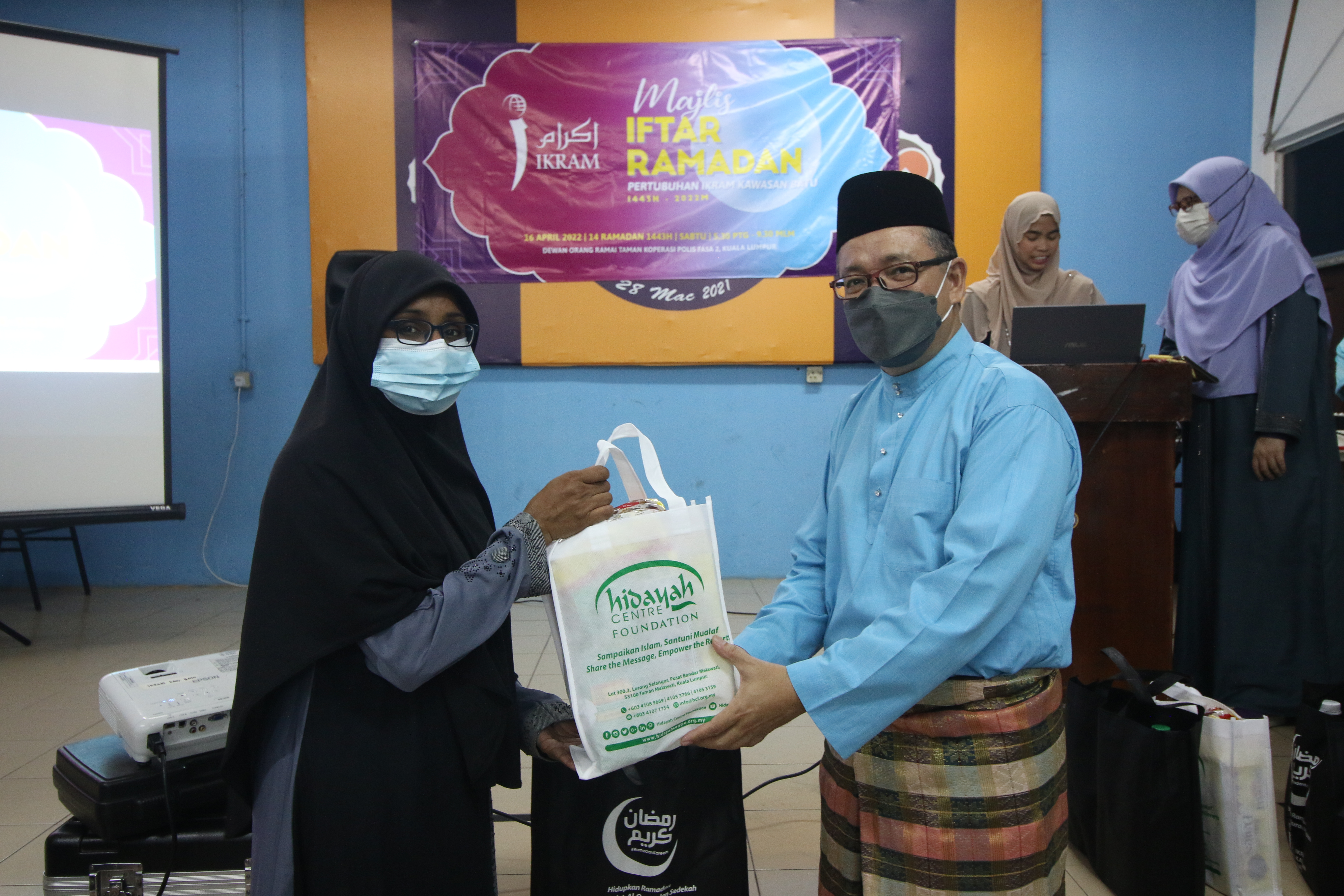 Mualaf Santunan Rakan Hidayah Batu diraikan dalam Majlis Iftar IKRAM Batu 202