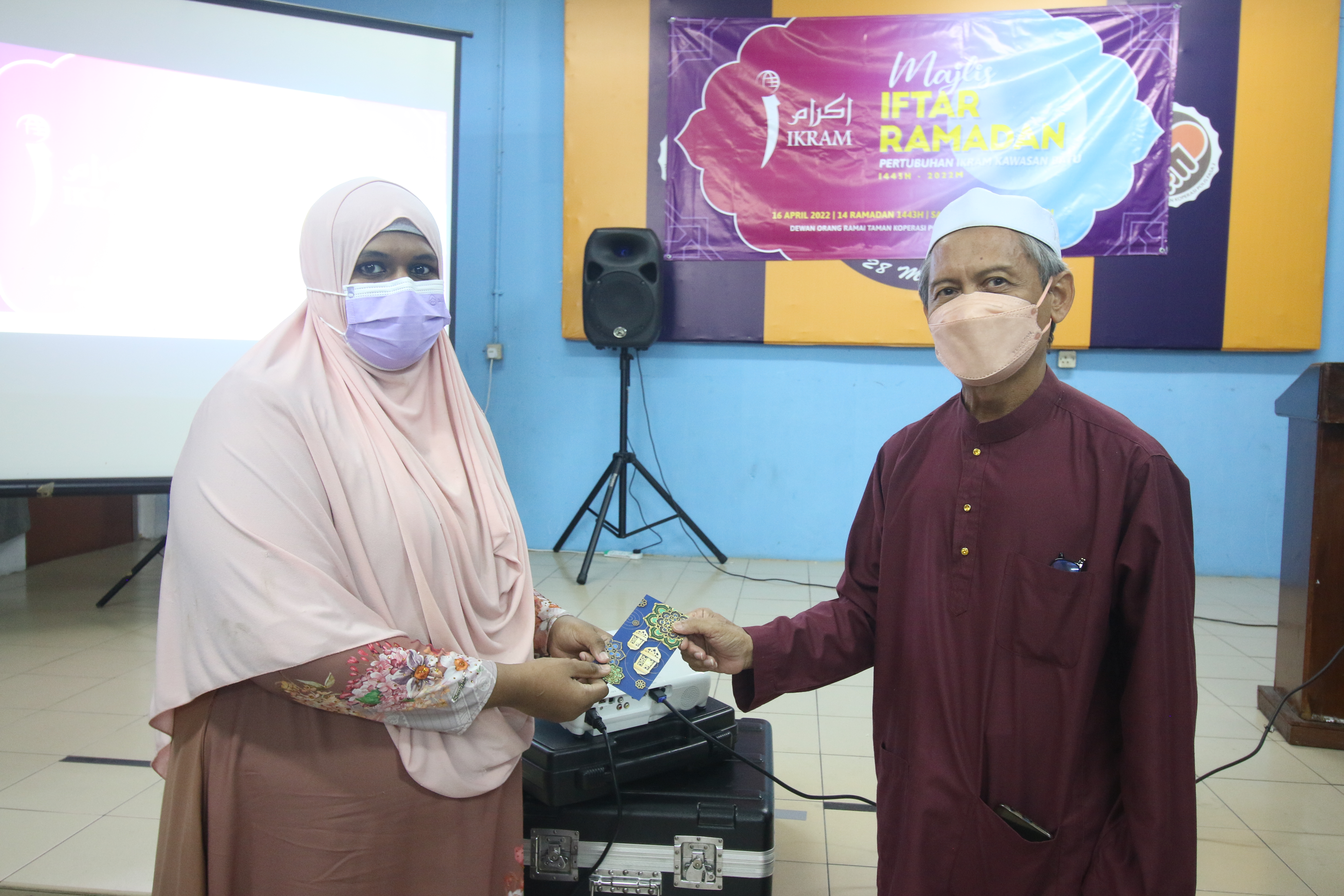 Mualaf Santunan Rakan Hidayah Batu diraikan dalam Majlis Iftar IKRAM Batu 202