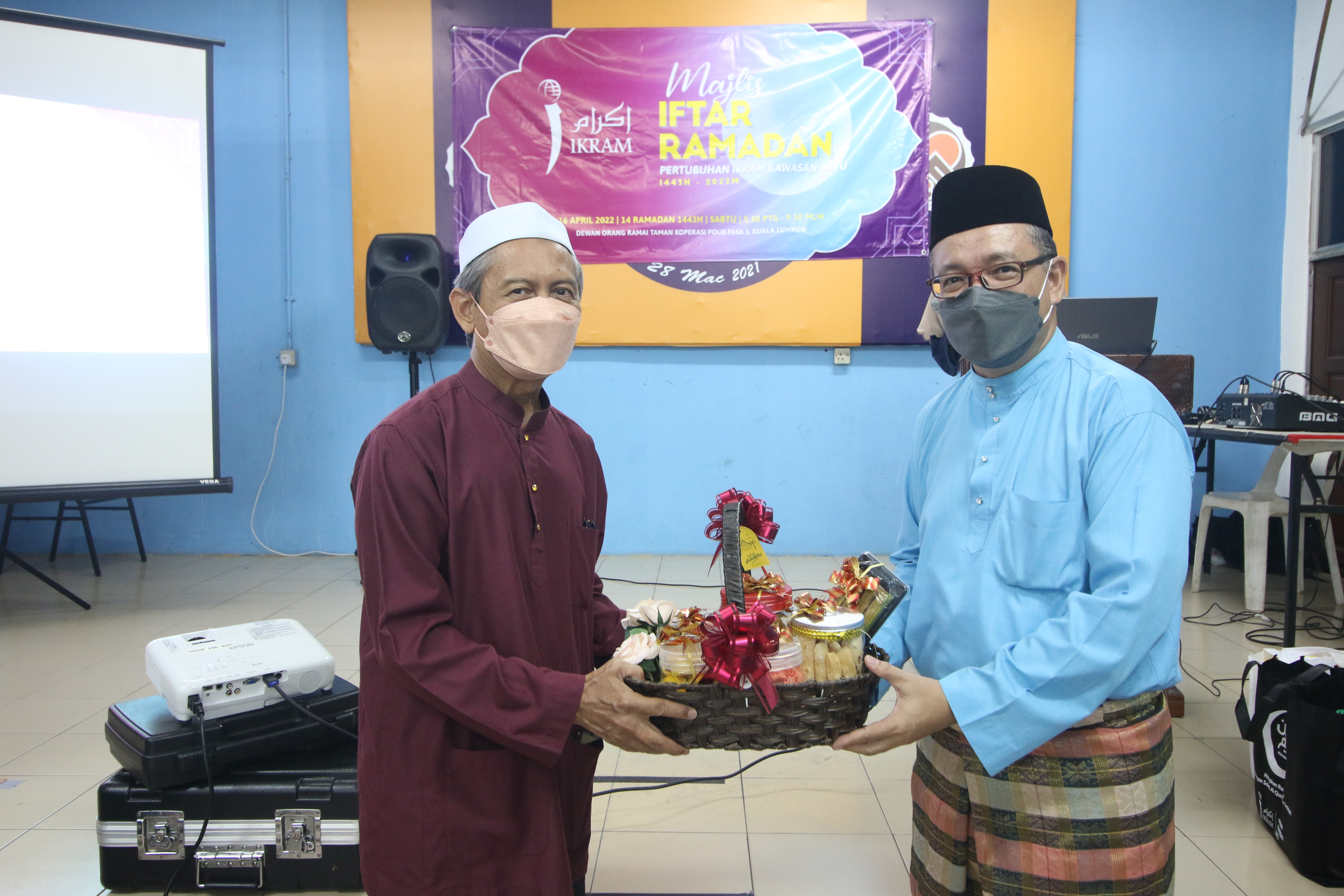 Mualaf Santunan Rakan Hidayah Batu diraikan dalam Majlis Iftar IKRAM Batu 202