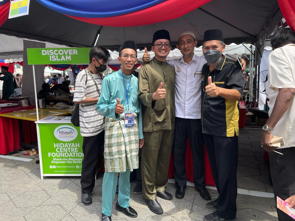 Booth HCF di Aidilfitri @Dataran Merdeka Terima Kunjungan Warga Non Muslim dan Orang Ramai