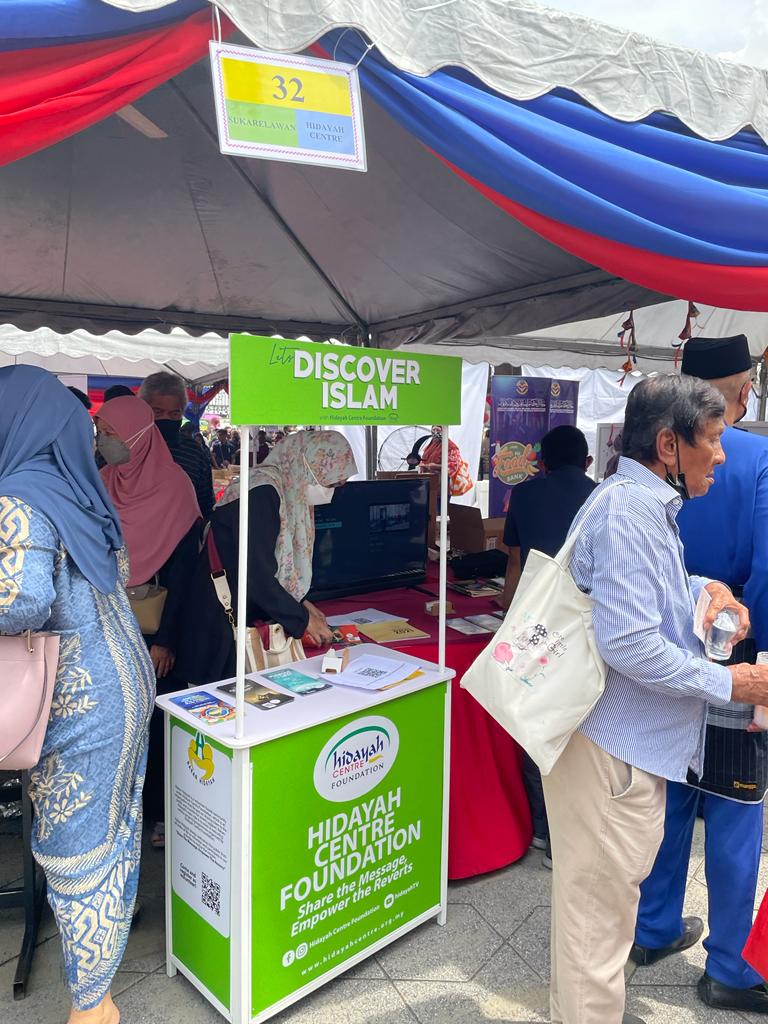 Booth HCF di Aidilfitri @Dataran Merdeka Terima Kunjungan Warga Non Muslim dan Orang Ramai