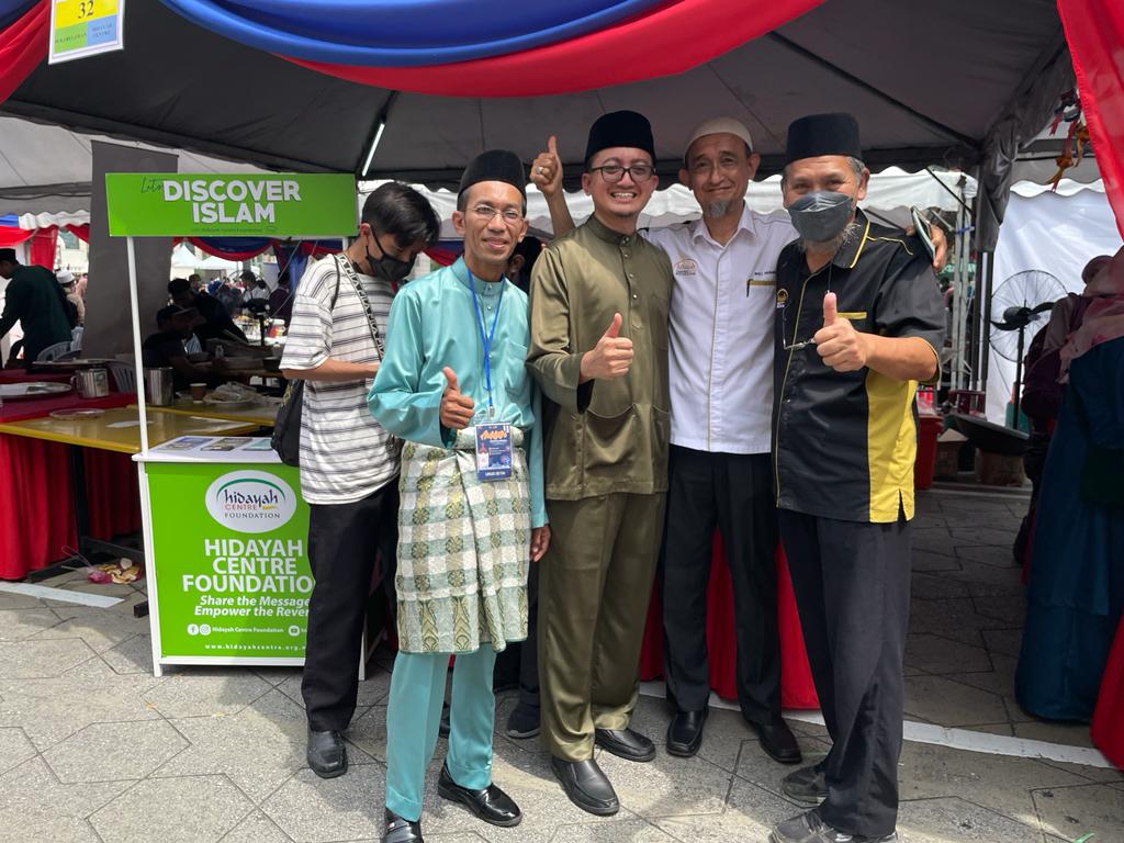 Booth HCF di Aidilfitri @Dataran Merdeka Terima Kunjungan Warga Non Muslim dan Orang Ramai