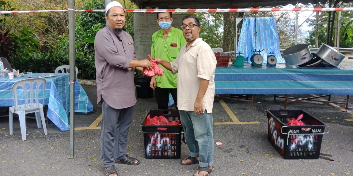 Agihan Daging Korban oleh Surau Al-Mawaddah