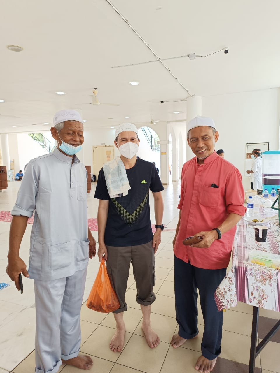 Agihan Daging Korban oleh Surau Al-Mawaddah