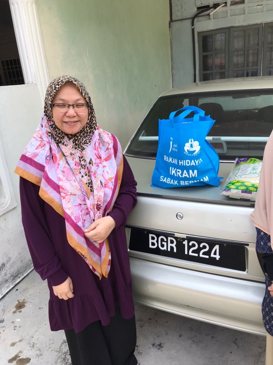 Agihan Buah Tangan kepada Mualaf Sabak Bernam sempena Tahun Baru Cina